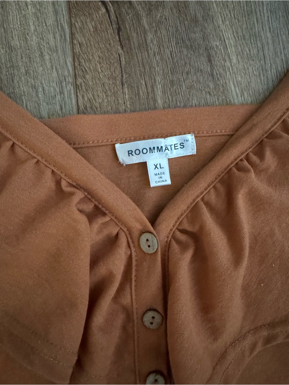 Roommates Rust Ruffle-Front Button Crop Top - Picture 2 of 4